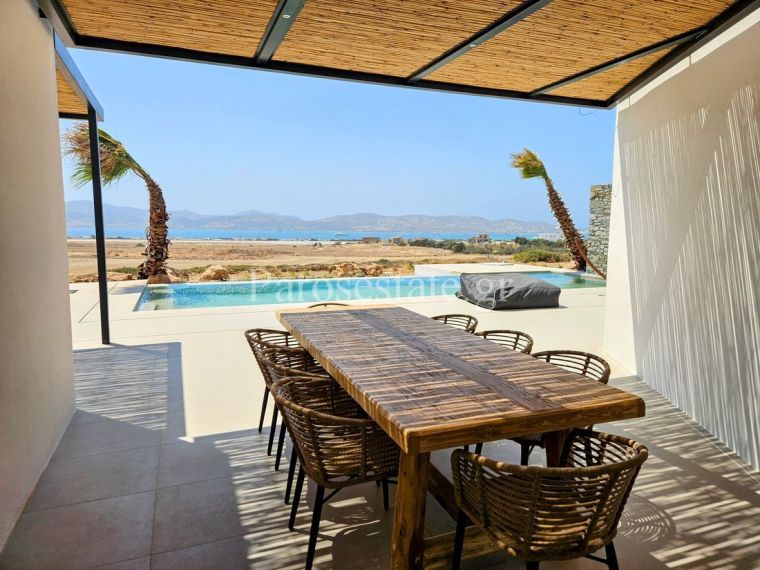 Υπέροχη νεόδμητη κατοικία με θέα στη θάλασσα