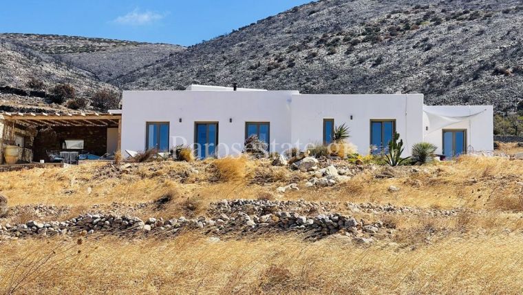Κυκλαδίτικη κατοικία με πανοραμική θέα