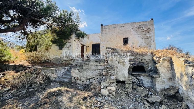Παλιά αγροικία πολύ κοντά στο Πίσω Λιβάδι